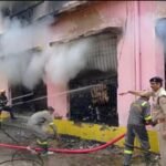सीतापुर: एएनएम सेंटर में लगी भीषण आग में अंदर रखी फाइलें जलकर राख